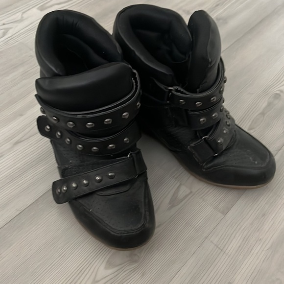 Forever 21 black leather strap-in boot high heels - Picture 3 of 3